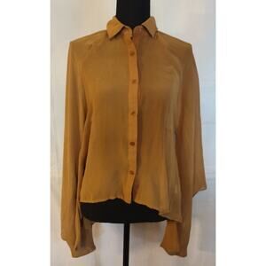 Lush Women's Camel Colored Top Size M Button Front Long Sleeve w/Side Slot